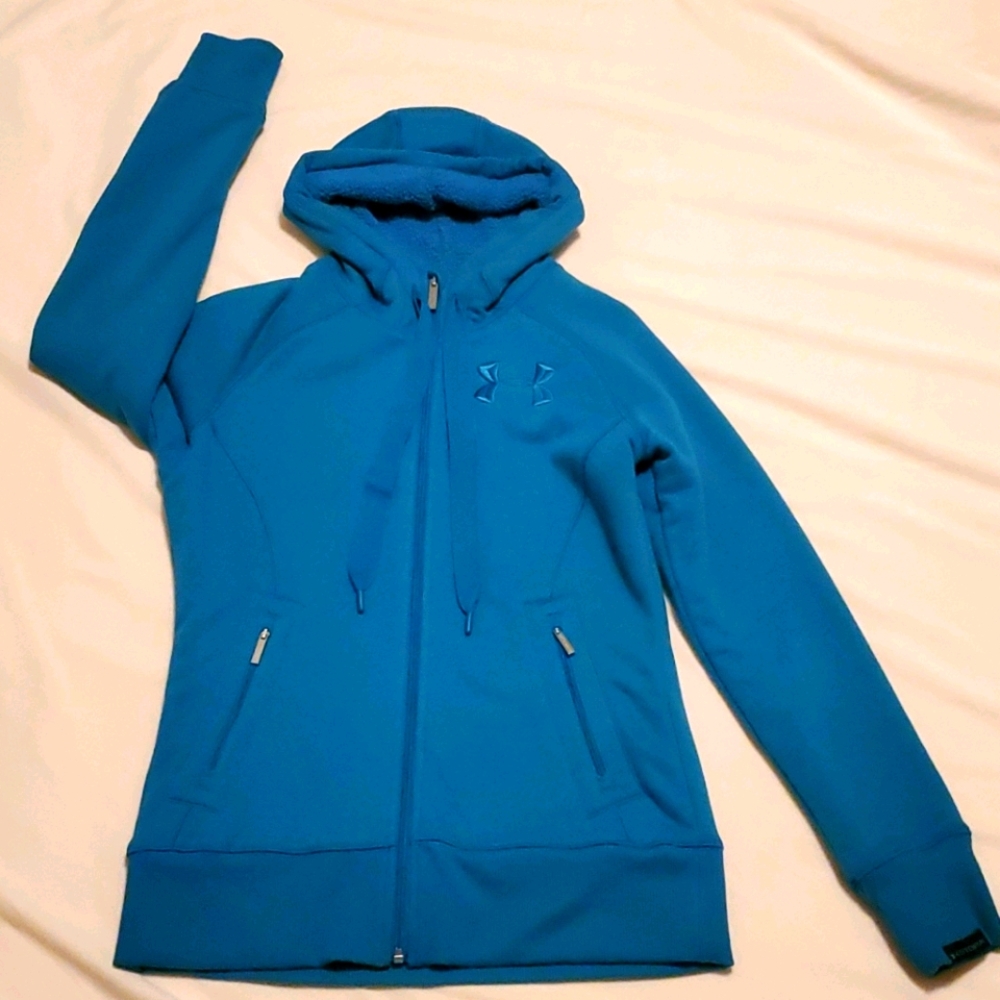 NWOT Under Armour sweatshirt